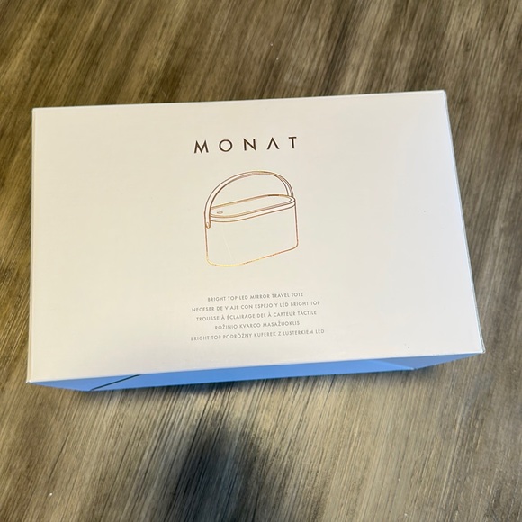 •NEW•Monat Travel Case & Mirror - Picture 2 of 9